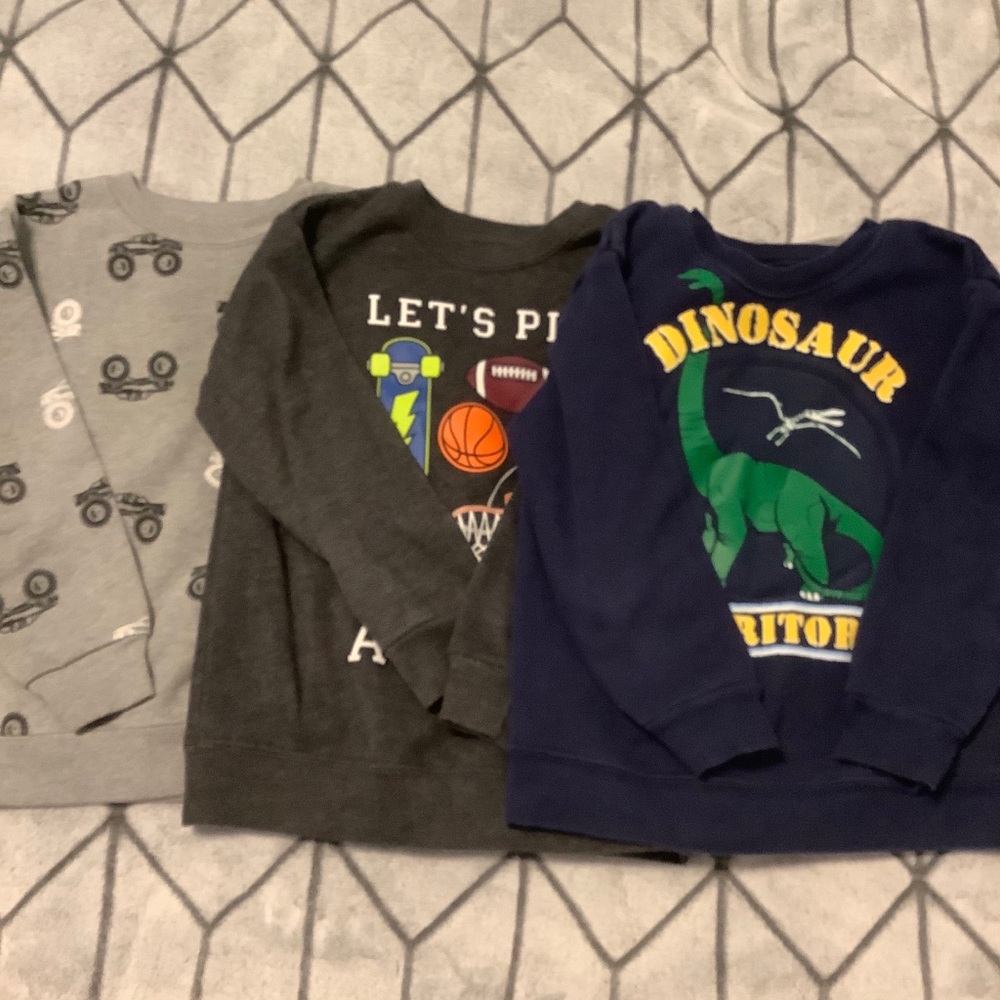 Boys 5T sweatshirts